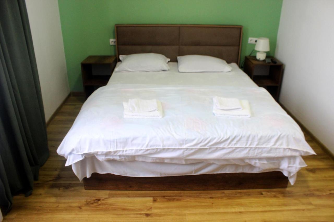 Hotel Mia Телави Экстерьер фото