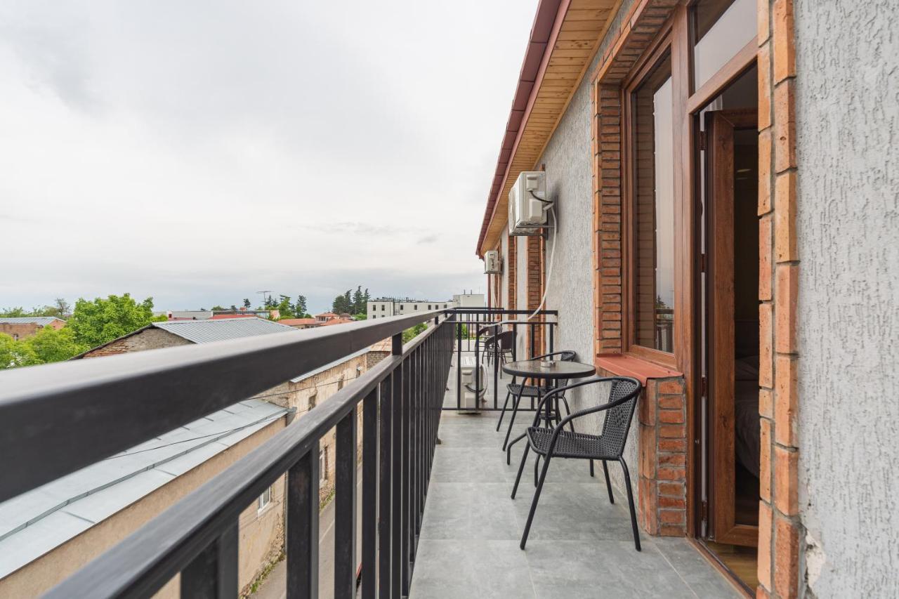Hotel Mia Телави Экстерьер фото