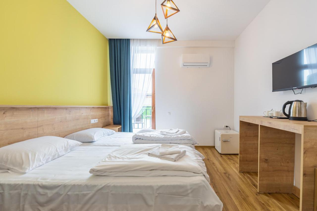 Hotel Mia Телави Экстерьер фото