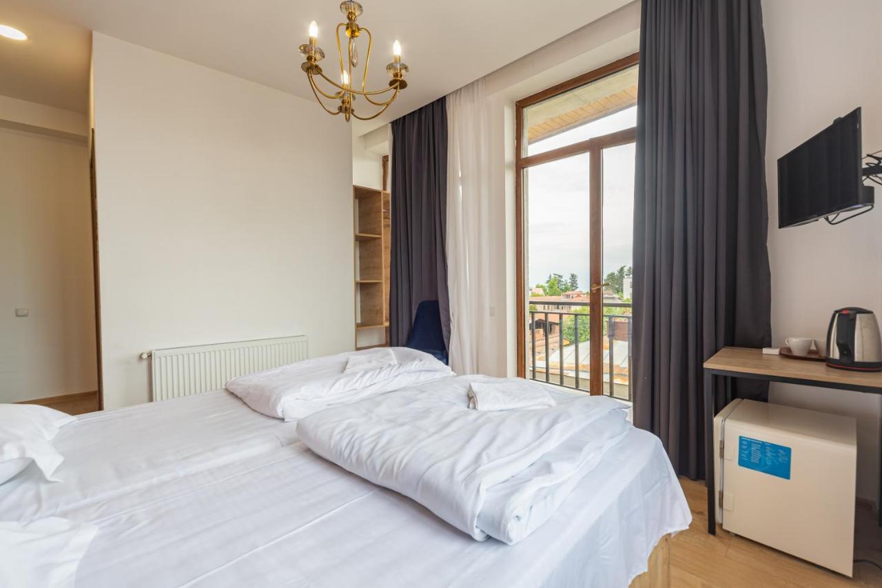 Hotel Mia Телави Экстерьер фото